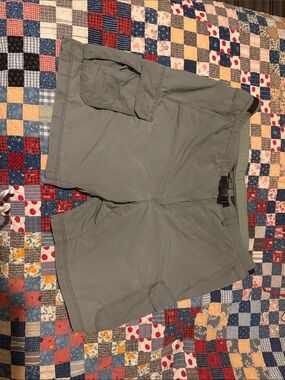 REI Men’s Cargo Shorts XL Olive Green
